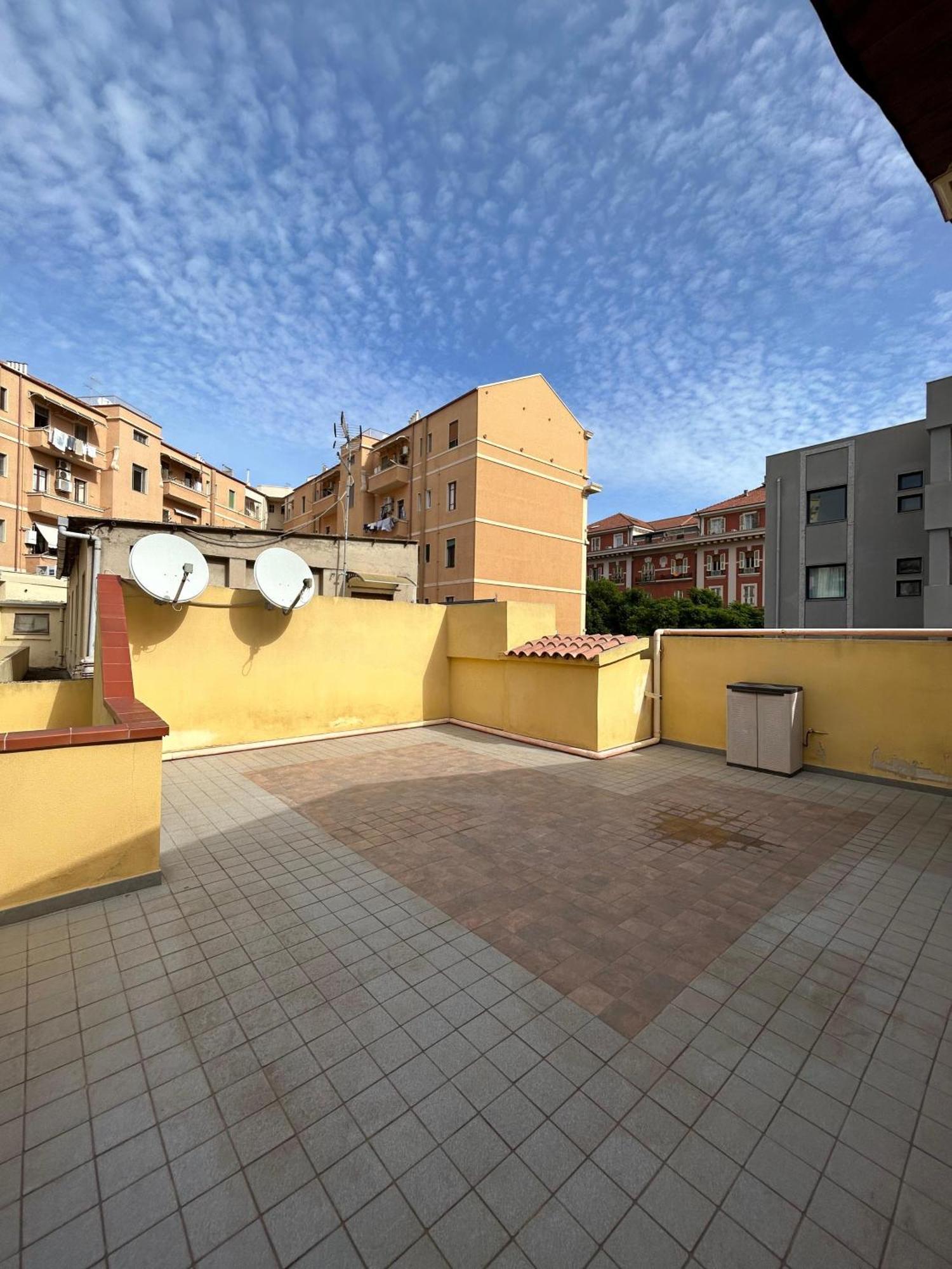 Appartamento Con Terrazzo Privato E Netflix Cagliari Eksteriør billede