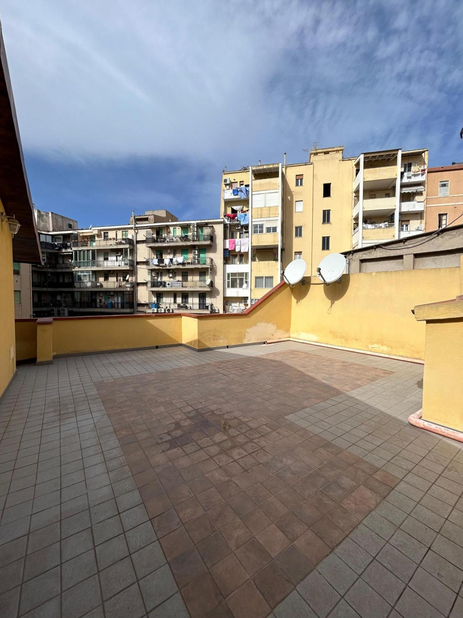 Appartamento Con Terrazzo Privato E Netflix Cagliari Eksteriør billede
