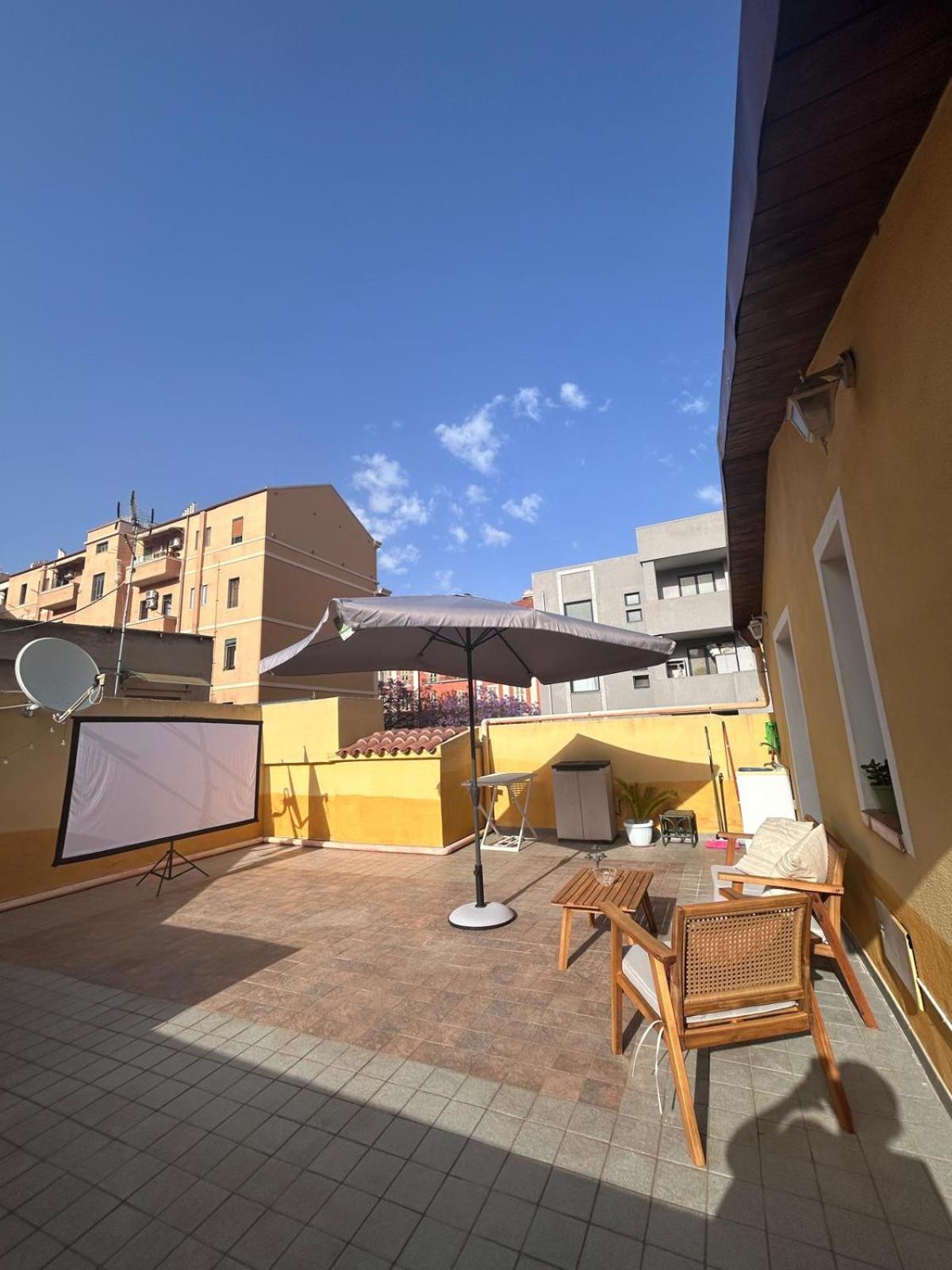 Appartamento Con Terrazzo Privato E Netflix Cagliari Eksteriør billede